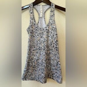 Lululemon Cool Racerback Not So Petite Fleur Silver Spoon SZ 4 Athletic Stretch